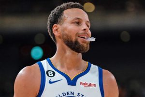 カリー新記録50点の活躍で王者ウォリアーズが勝ち上がり、続いて八村のレイカーズと対戦