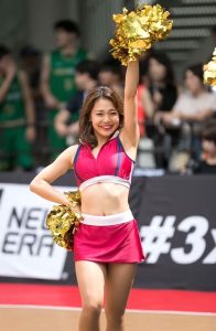 鎌倉出身のチア柏木さん、夏にNBA挑戦　「熱狂つくる」