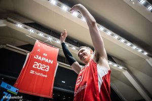 イチローとのユニ交換に「生涯の夢が叶った」、バスケ代表候補ホーキンソンがツイート