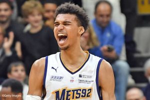 ドラ1候補・ウェンバヤマがヤンキース戦で始球式も暴投を投げて苦笑