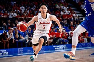 日本代表、フィンランドに奇跡的逆転勝利。4Qの勝負どころで河村勇輝がビッグプレー連発【W杯バスケ】