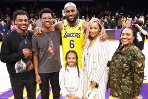 レブロン・ジェームズの博物館が出身地アクロンに開館と発表「私の夢はアクロンの地図に載ることだった」