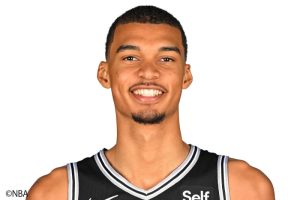 ドラ1ウェンバンヤマのデビュー戦ジャージーが1億円超で落札