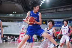 【ウインターカップ2023】大激戦を制した聖和学園、残り20秒#8内田理香の決勝シュートで広島皆実を下して8強入り