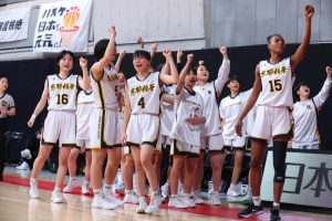 【ウインターカップ2023】京都精華学園が連覇を果たして3冠達成、岐阜女に競り勝つ