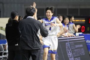 【Jr.ウインターカップ2023-24】飛躍の準優勝を飾った相模女大中、エース竹内みやに力を与えた姉の言葉「最後はみやらしく笑顔で」