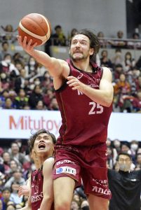 【バスケ天皇杯】B1川崎・アレンが爆発25得点、土壇場で逆転　横浜BCは劣勢覆せず