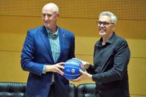 ホーバスHC「W杯はドイツ戦後半がカギとなった」、コーチングカンファレンスでドイツ優勝HCと対談