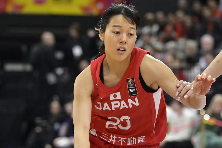 「日本バスケ界にヤマモト以上のスターはいないかもしれない」女子代表をパリ五輪に導いた山本麻衣をFIBA公式も絶賛＜DUNKSHOOT＞