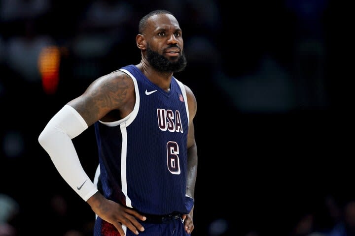 レブロンがパリ五輪アメリカ代表の旗手に！自国NBA選手では初の大役へ「信じられないほど光栄なこと」＜DUNKSHOOT＞