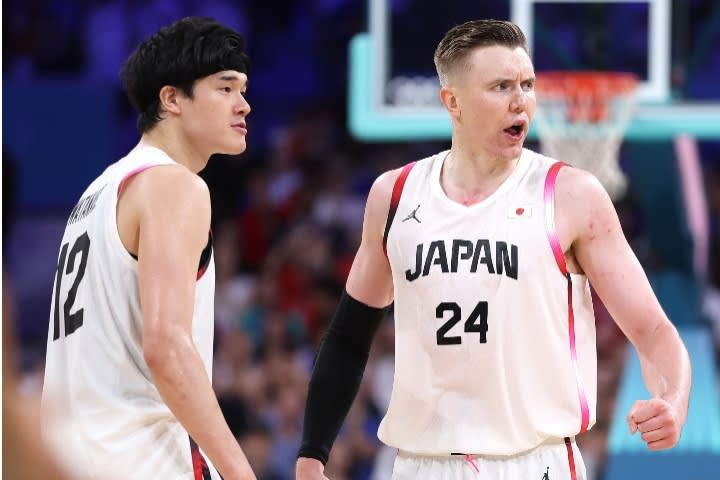 「史上最も素晴らしい試合をした」バスケ男子日本代表のフランスとの激闘を、中国メディアが大絶賛！「臆することなく攻撃を続けた」【パリ五輪】