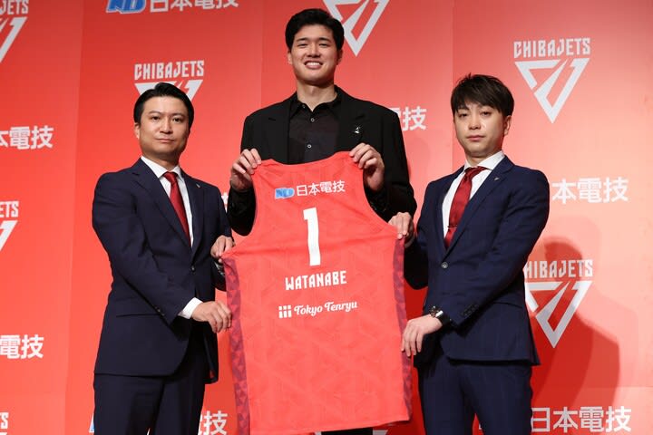 渡邊雄太が正式にＢリーグの一員に！千葉ジェッツ入団の決め手は「熱量」と「メンタル面のサポート」＜DUNKSHOOT＞