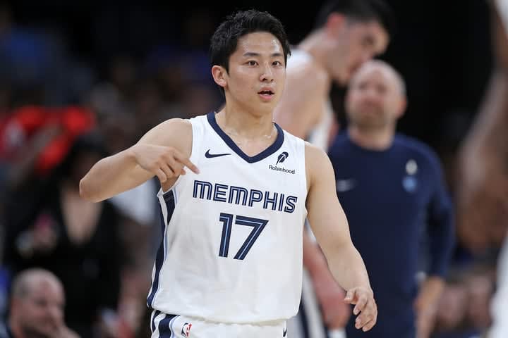 河村勇輝、NBAデビューは次戦以降にお預け。グリズリーズはモラントらの活躍で開幕戦勝利＜DUNKSHOOT＞