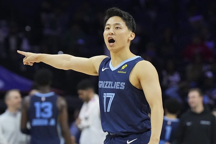 河村勇輝の“背面ノールックアシスト”がNBAトップ10プレー入り！ドンチッチらスターとともに世界中に紹介＜DUNKSHOOT＞