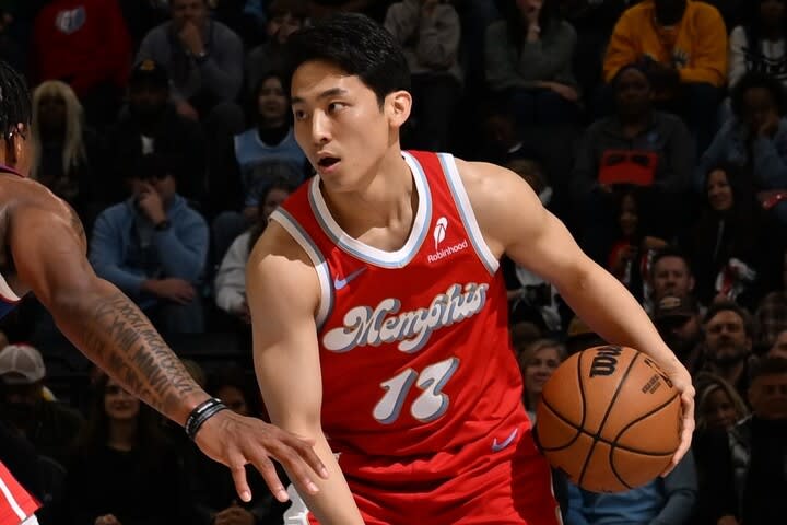 【NBA】河村勇輝が会場熱狂のステップバックスリーを沈め４得点！グリズリーズはウィザーズに圧勝、３連勝でウエスト２位浮上＜DUNKSHOOT＞