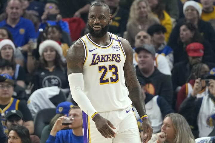 「ある意味、異常な人間だ」12月30日に40歳を迎えたレブロンをNBAコミッショナーが語る「彼が休むことはない」＜DUNKSHOOT＞