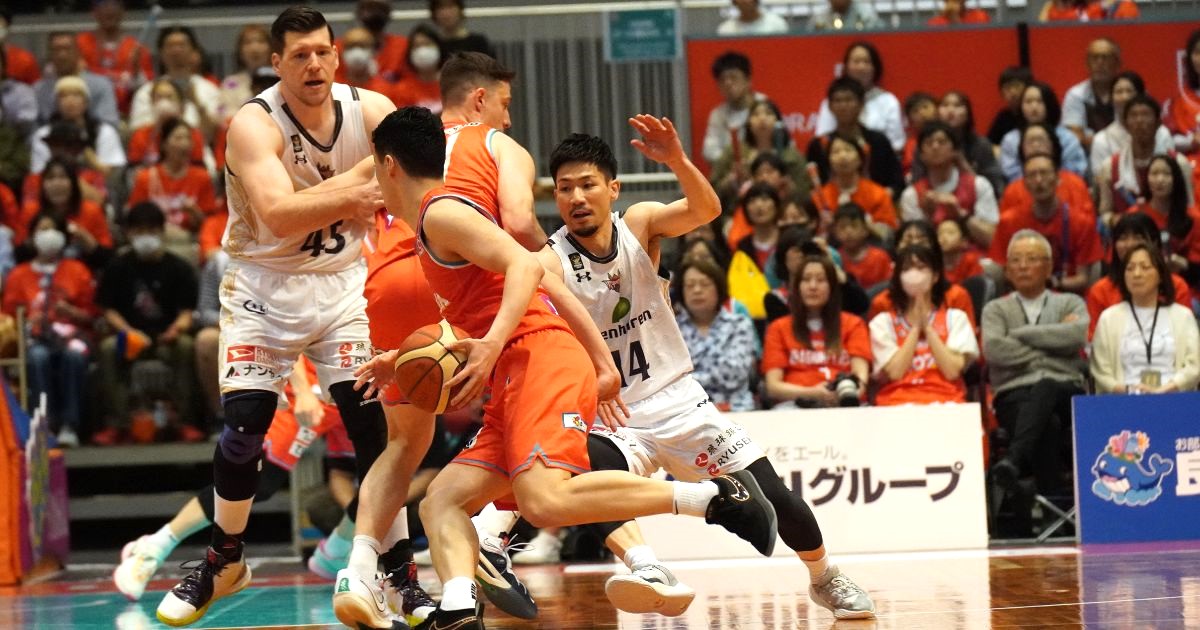 西地区優勝へ必勝の琉球ゴールデンキングス、桶谷大HCはCSへ危機感「セカンドユニットの安定が必要」